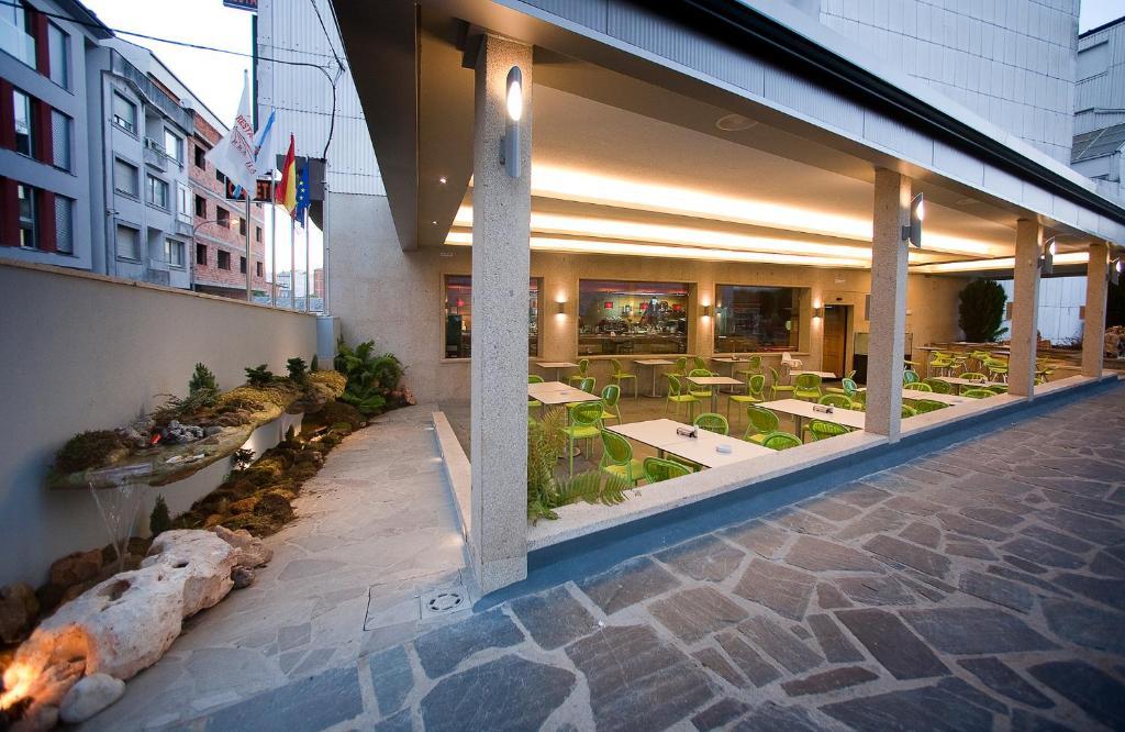 Hostal Restaurante Terra Cha Vilalba Exterior photo